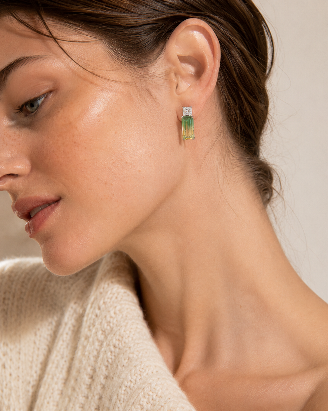 Green Gold Baguette Stud Earrings #color_silver