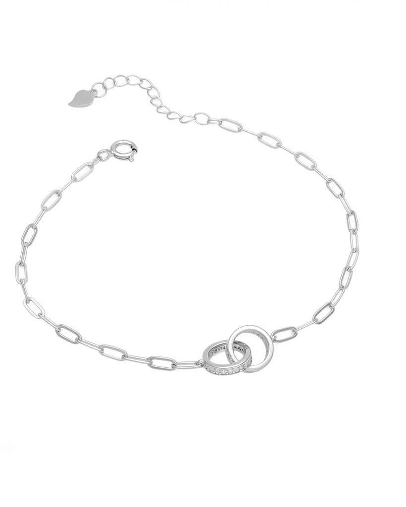 925 Sterling Silver interlocking circle chain bracelet with pavé accent.