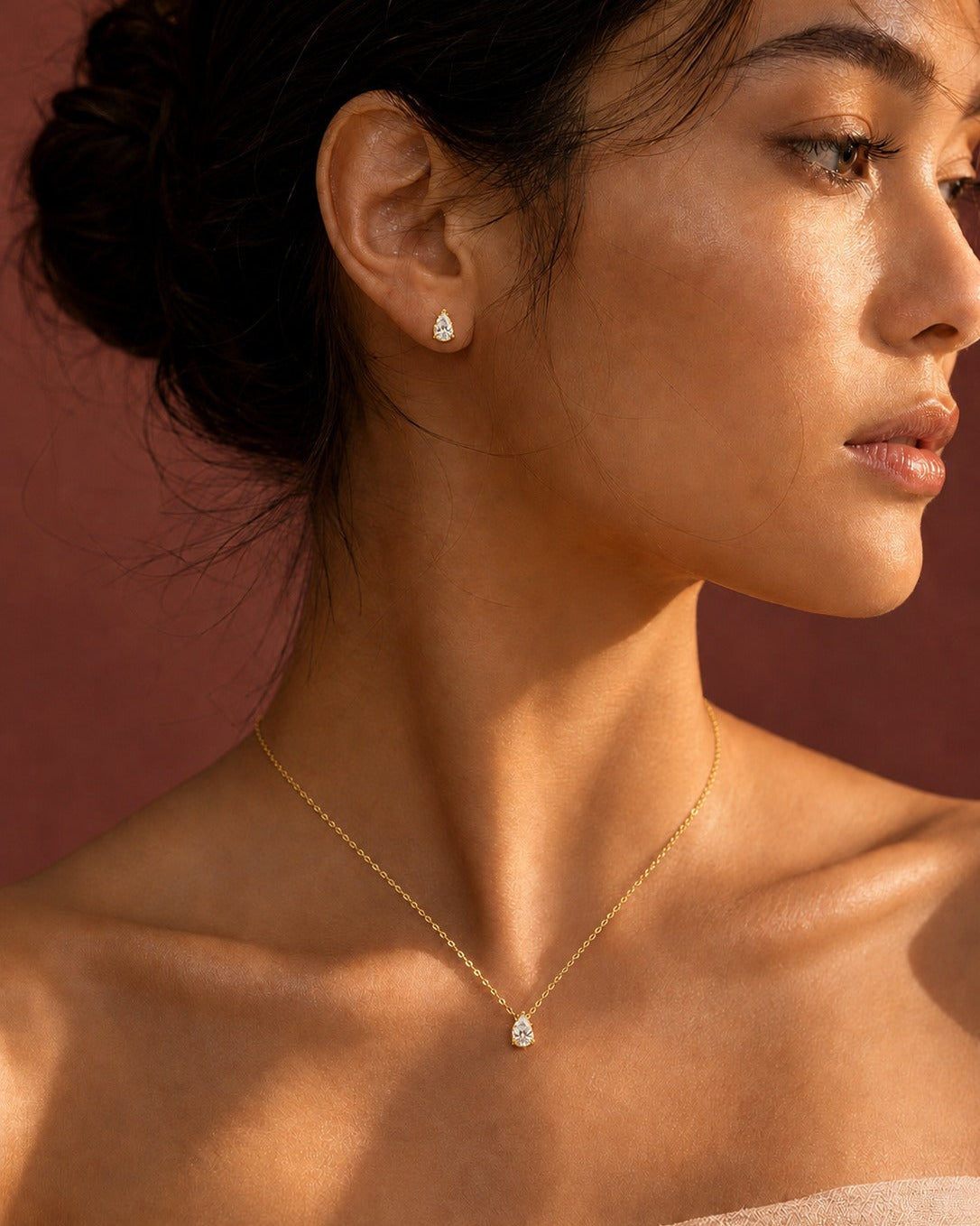925 Sterling Silver pear-cut necklace and earrings set #color_gold