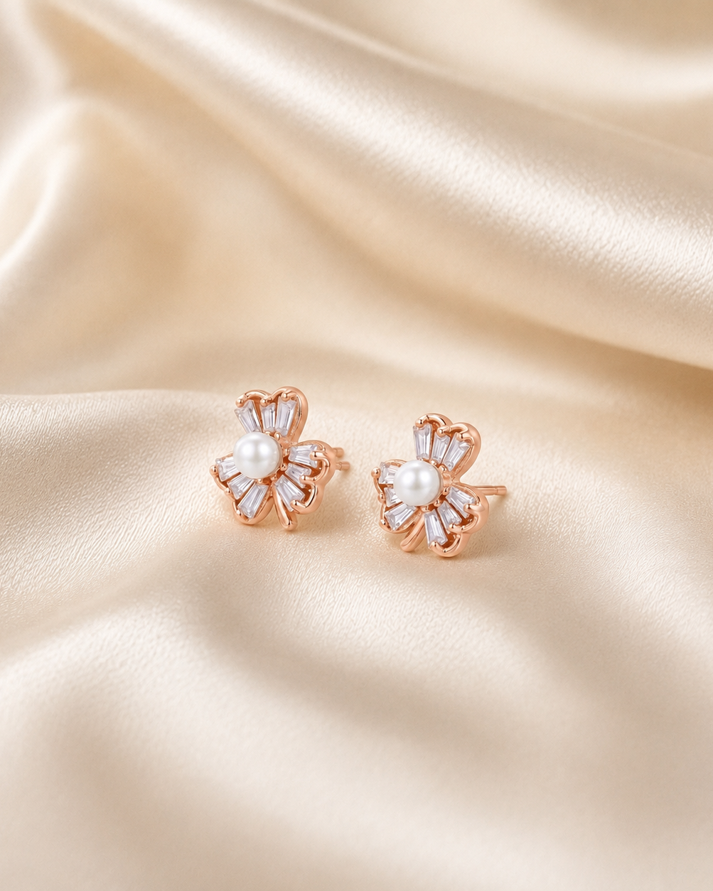 Pearla_Clover_Stud_Earrings #color_rose gold