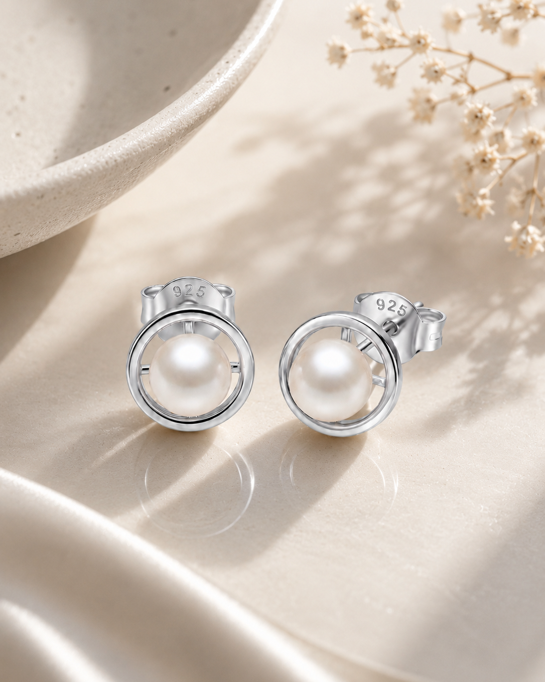 open circle pearl stud earrings #color_silver