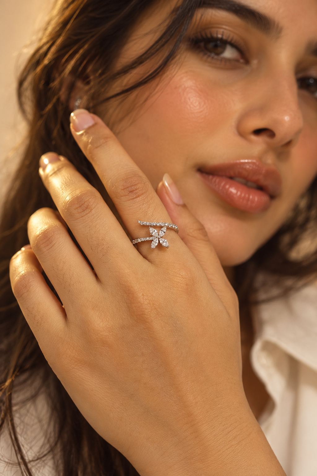 Floral crossover ring in 925 silver