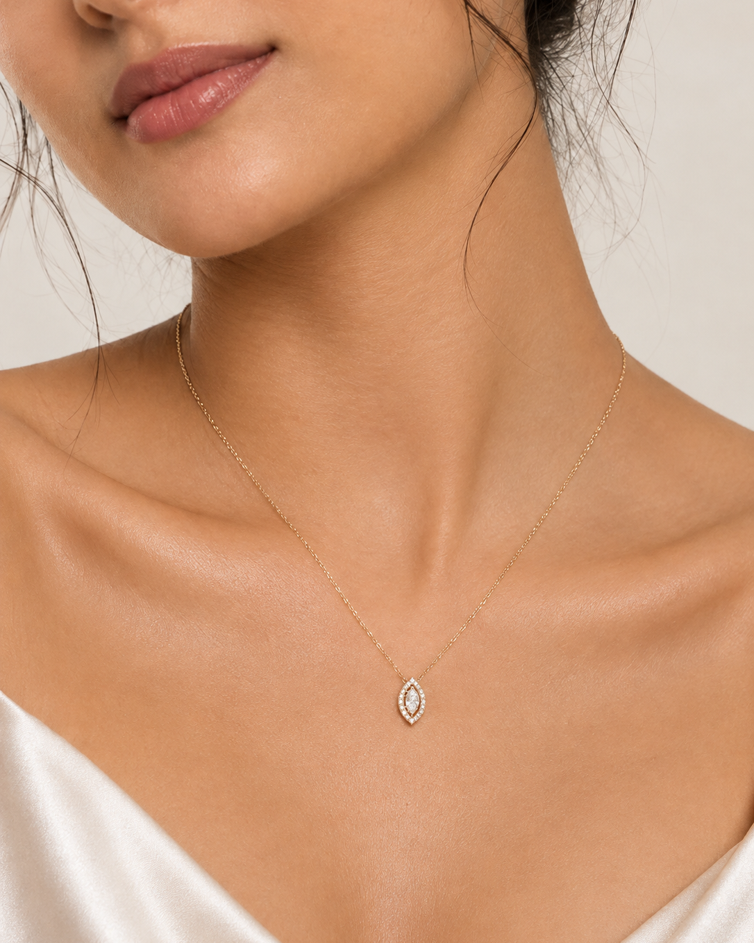 Eye shaped necklace#color_gold