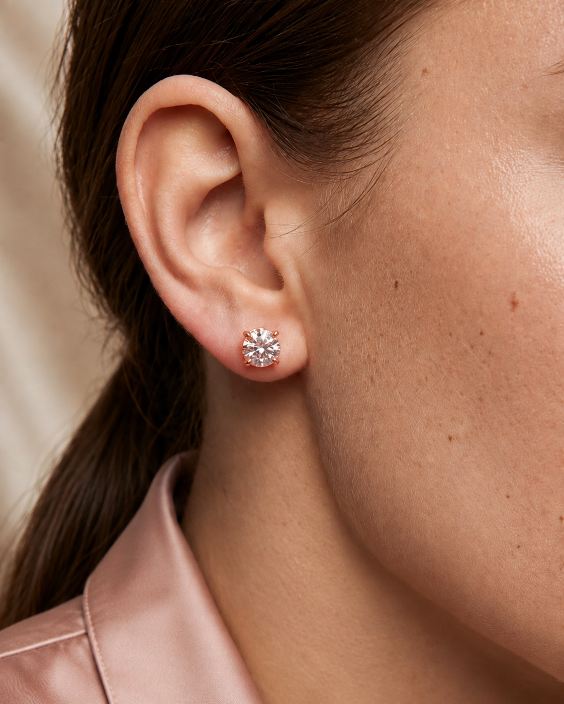 Simple sparkle round stud earrings in #color_rose gold