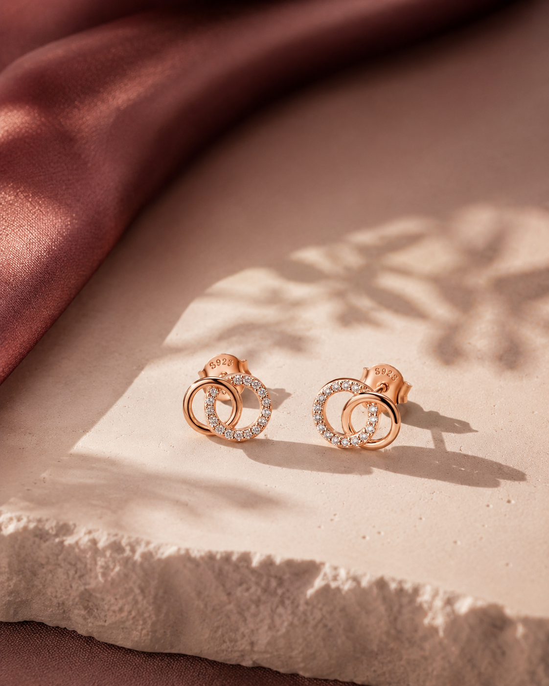 Interlocking Circle Stud Earrings | 925 Silver Circle Earrings