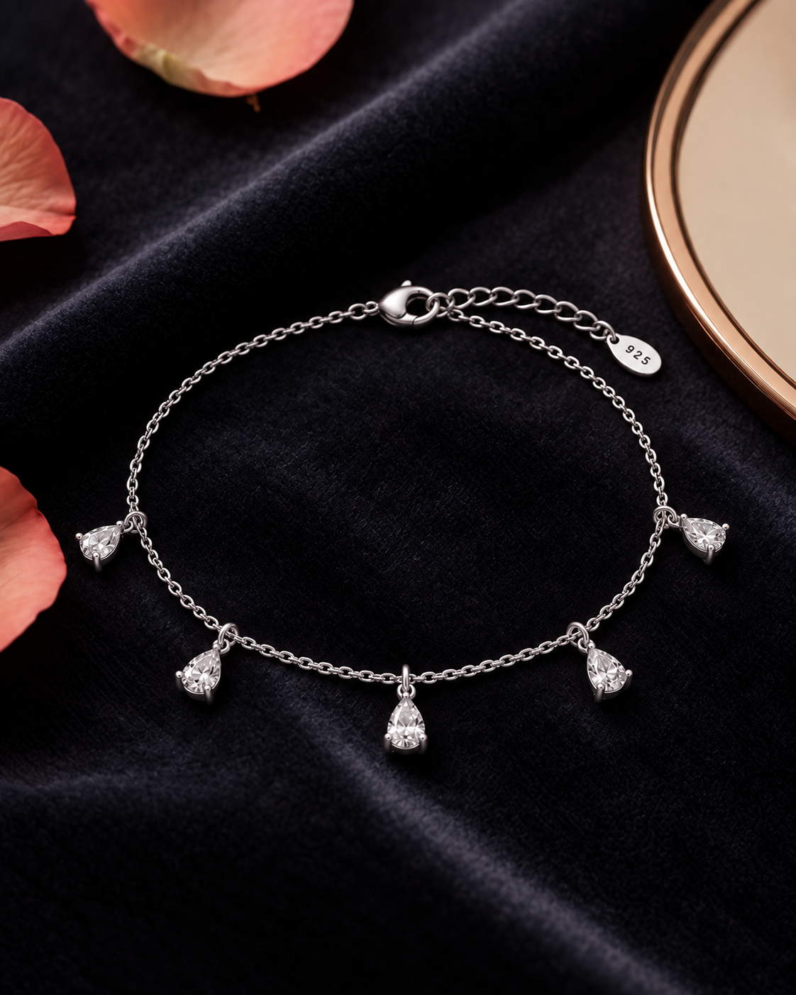 Teardrop Charm Bracelet in 925 Silver | Cilvira