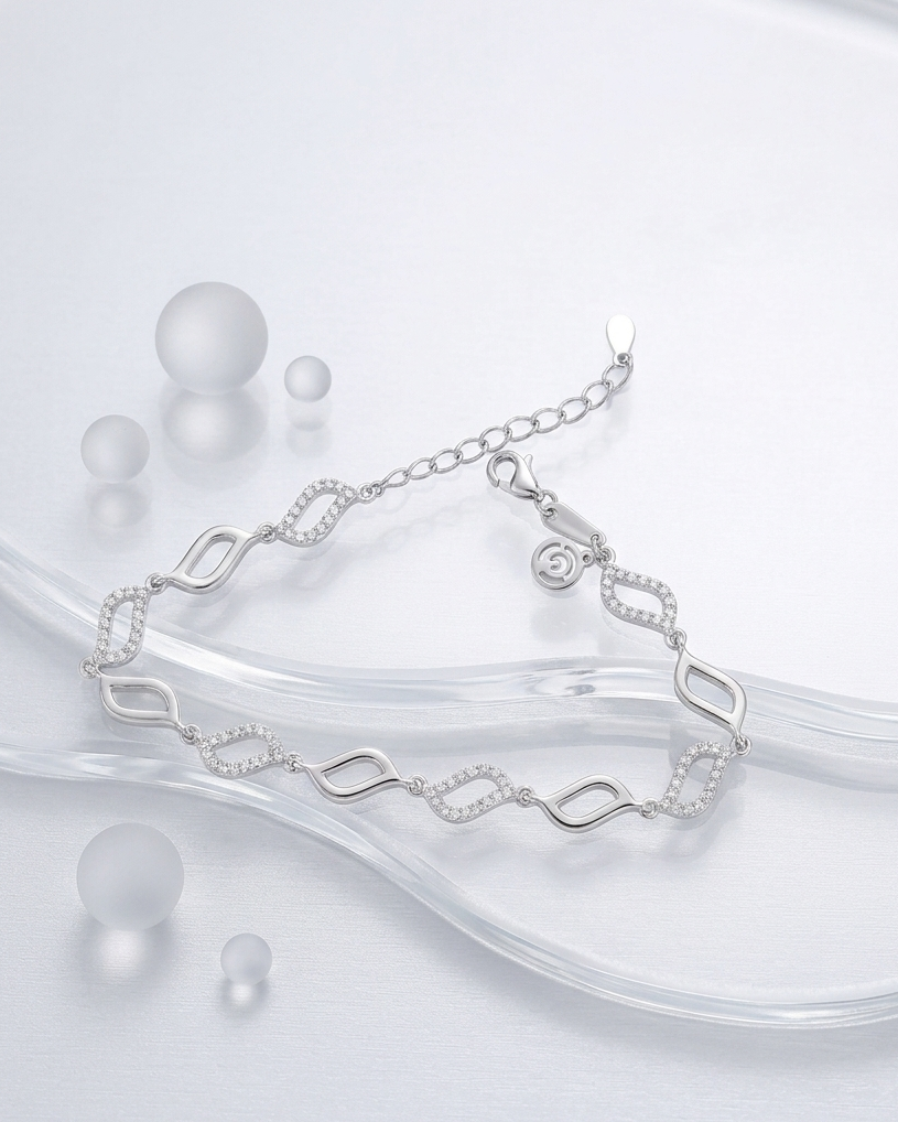 Liaison Bracelet | Pavé Link Chain Statement Bracelet