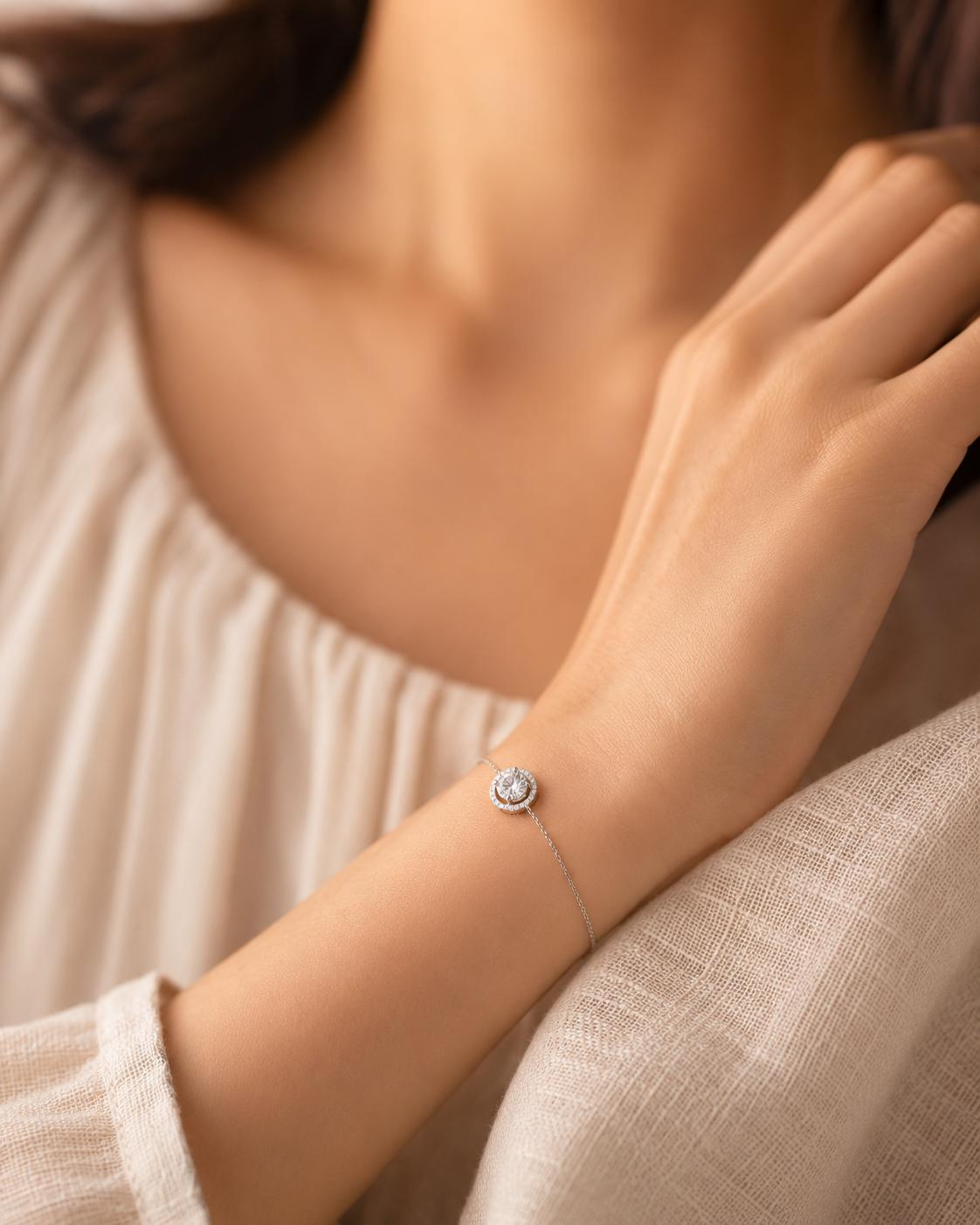 Halo Solitaire Bracelet #color_silver