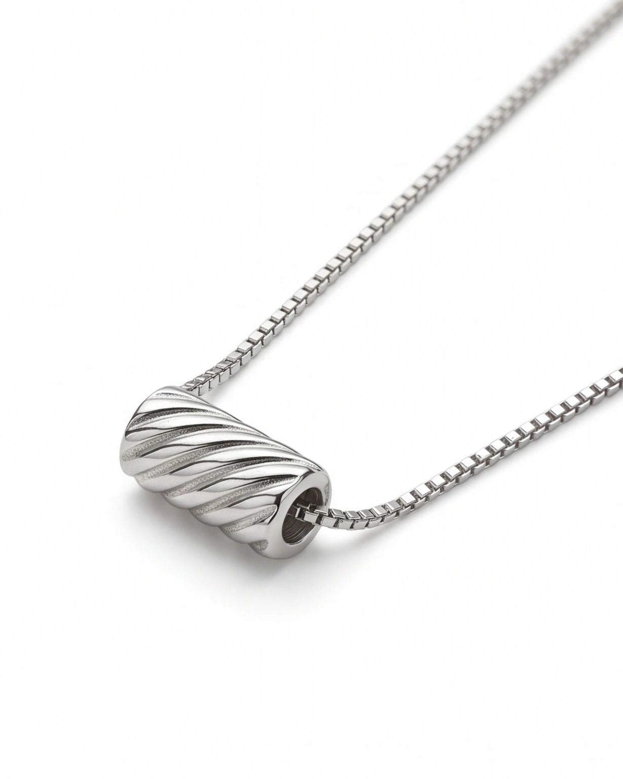 Textured Barrel Pendant Box Chain Necklace for Women #color_silver
