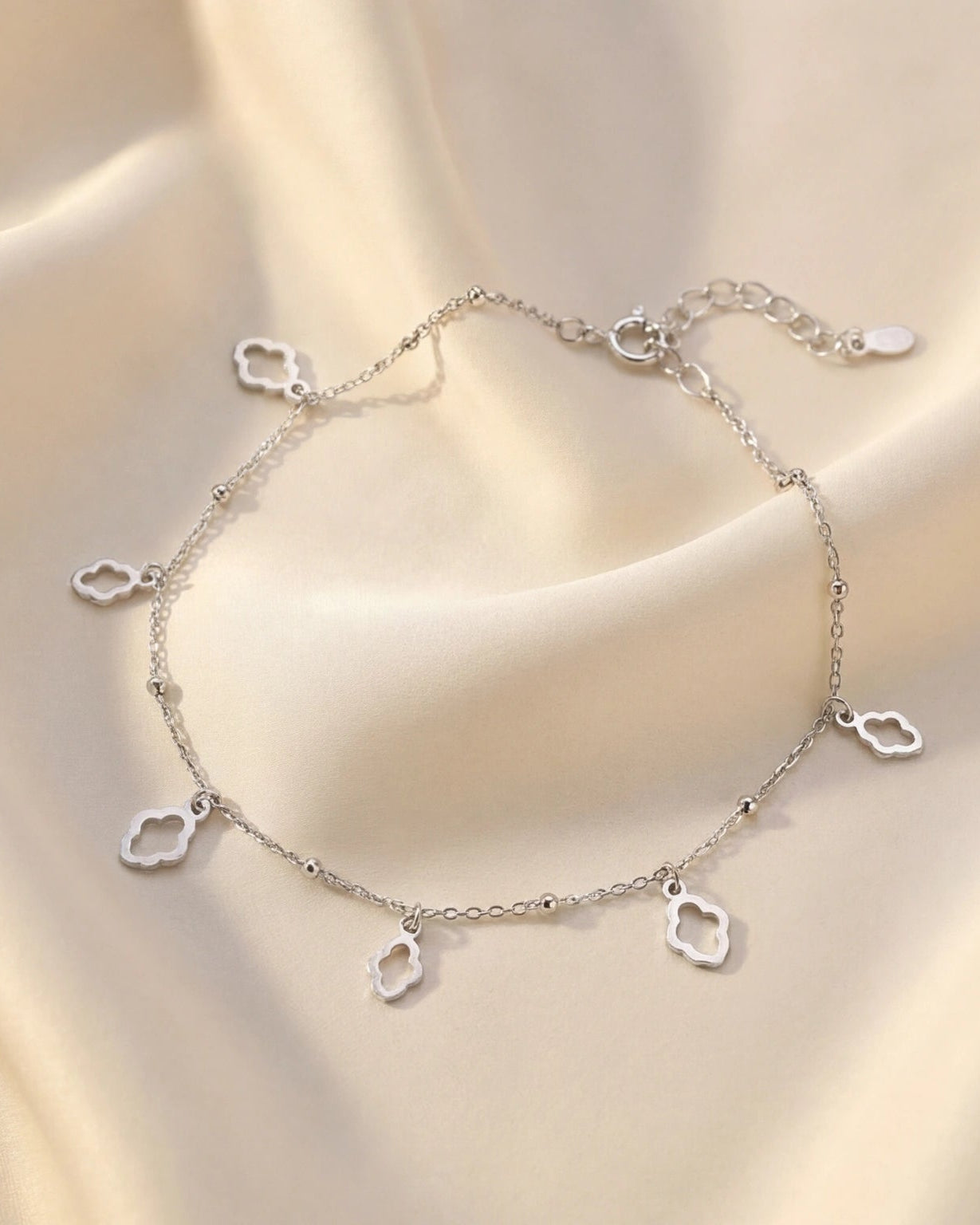 Silver Clover Charm Beaded Anklet for Women #color_silver